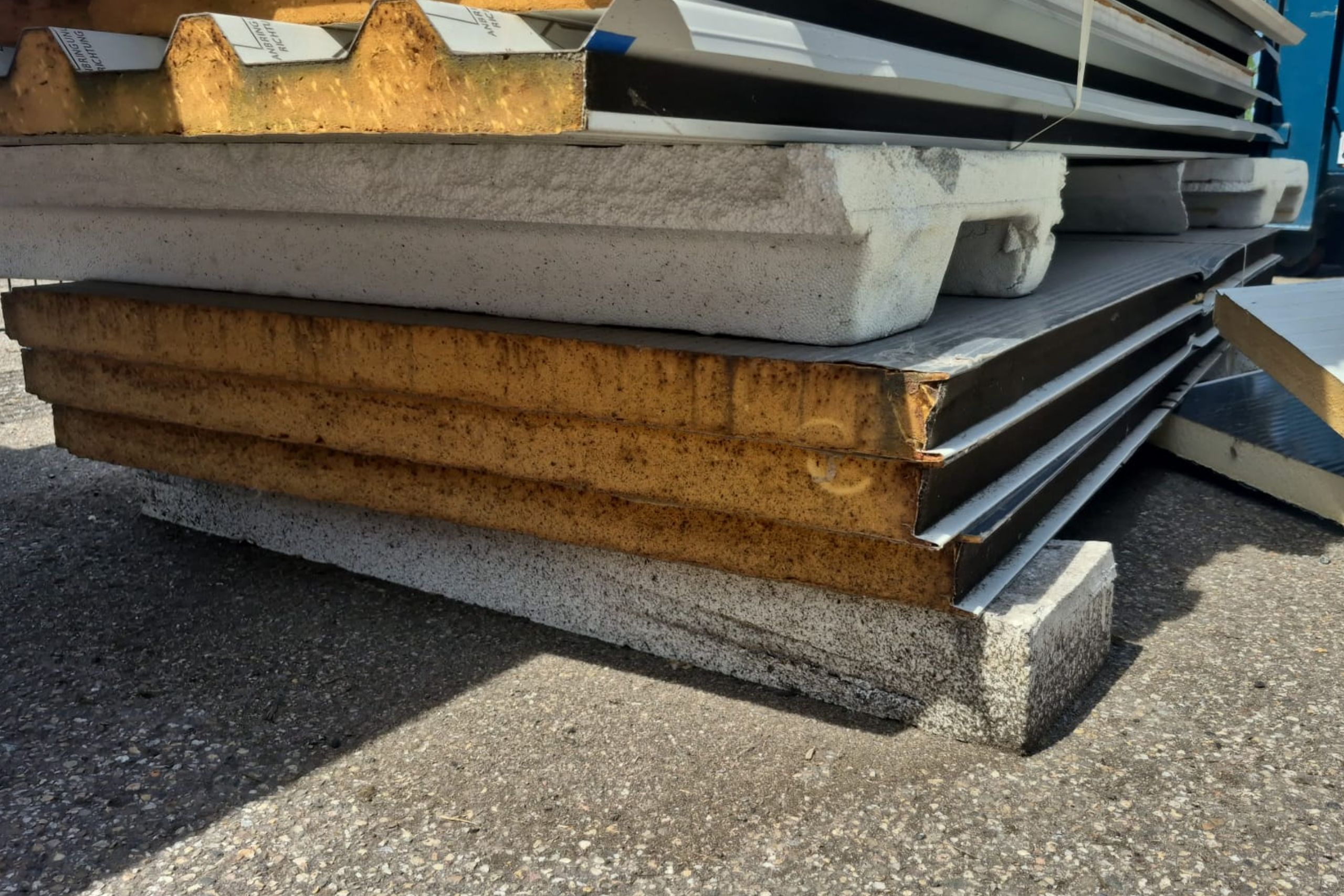 Pakket 111: Sandwich wandpanelen 60mm | Antraciet | Lengte 2000mm | € 7,50 per m2