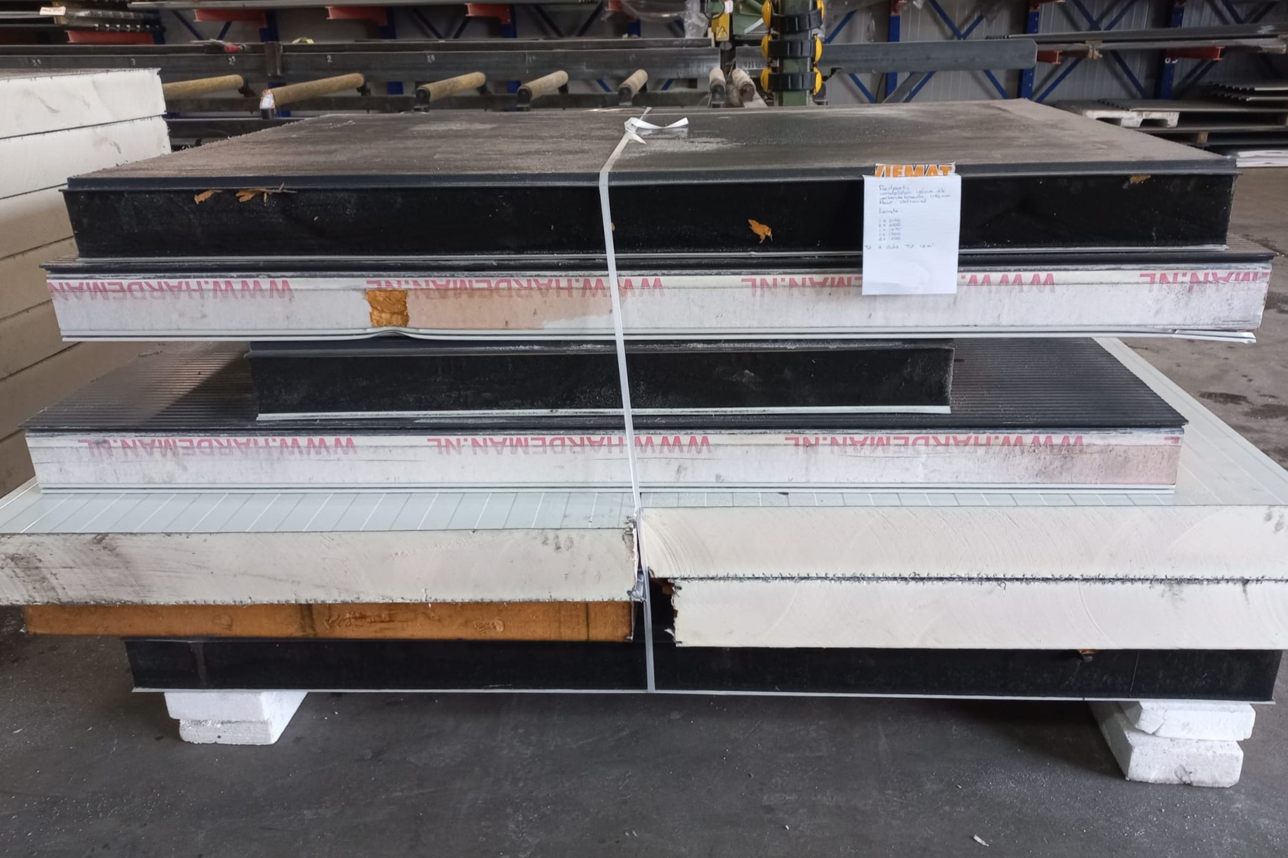 Pakket 116: Sandwich wandpanelen 140mm | Diverse kleuren en lengtes | € 4,50 per m2