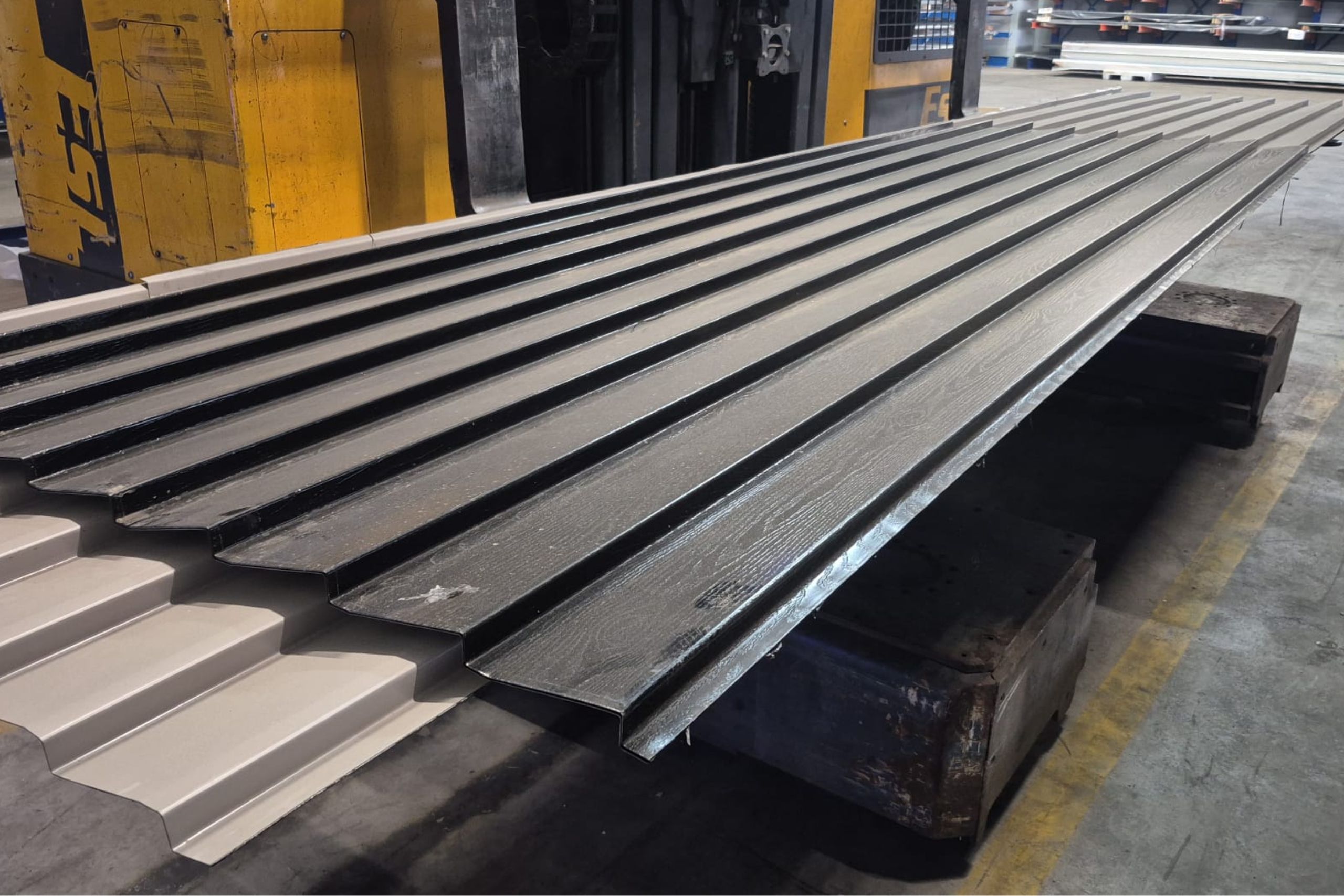 Pakket D27: Potdekselplaten | Zwart Glans | Diverse Lengtes | € 9,95 per m2