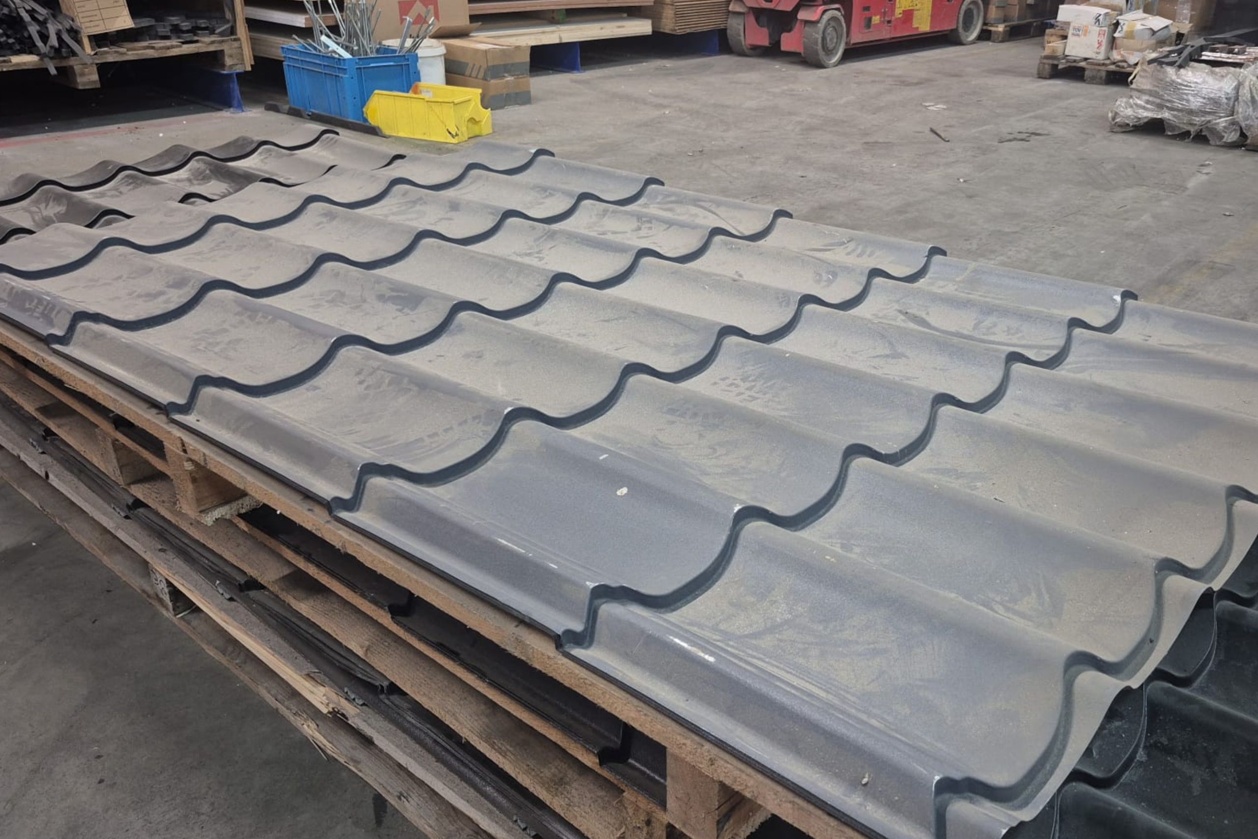 Pakket D30: Dakpanprofielplaten | Antraciet | Lengte 2000mm | € 4,50 per m2