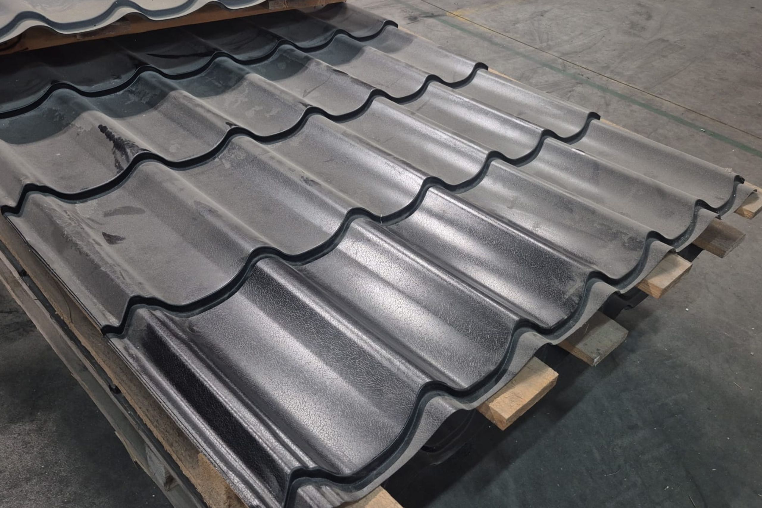 Pakket D31: Dakpanprofielplaten | Zwart | Lengte 4000mm | € 3,95 per m2